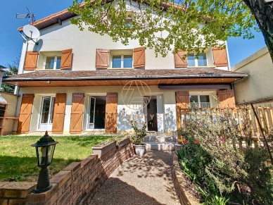 Maison à vendre 5 pièces de 97 m² à Saint-Maur-des-Fossés