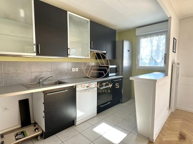 Appartement à vendre 3 pièces de 71,69 m² à Le Plessis-Trévise
