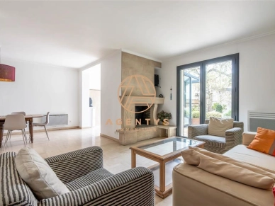 Maison à vendre 7 pièces de 135 m² à Nogent-sur-Marne