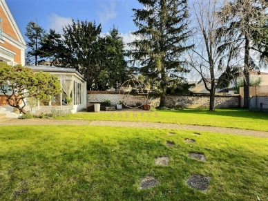 Maison à vendre 7 pièces de 181,14 m² à Saint-Maur-des-Fossés