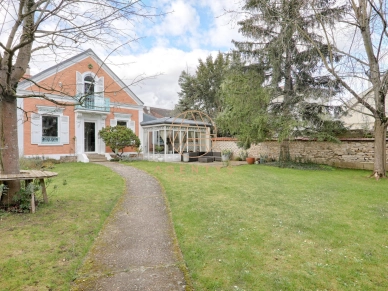Maison à vendre 7 pièces de 181,14 m² à Saint-Maur-des-Fossés
