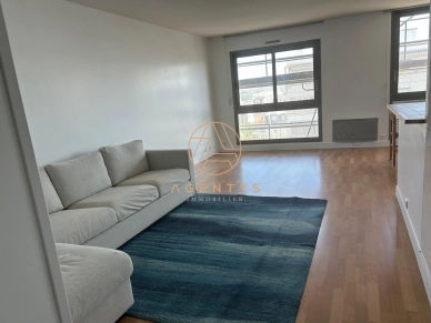 Appartement à louer 3 pièces de 85 m²