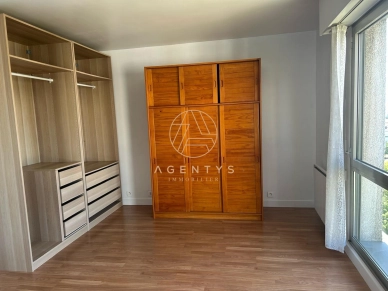Appartement à louer 3 pièces de 85 m²