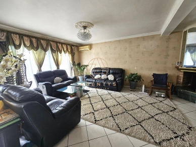Maison à vendre 7 pièces de 208 m² à Pontault-Combault