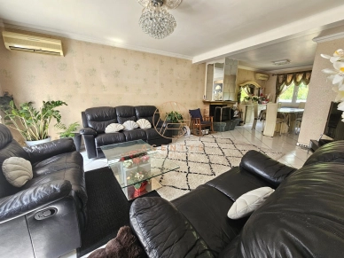 Maison à vendre 7 pièces de 208 m² à Pontault-Combault