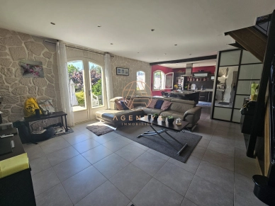 Maison à vendre 6 pièces de 150 m² à La Queue-en-Brie