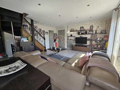 Maison à vendre 6 pièces de 150 m² à La Queue-en-Brie