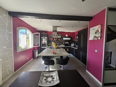 Maison à vendre 6 pièces de 150 m² à La Queue-en-Brie