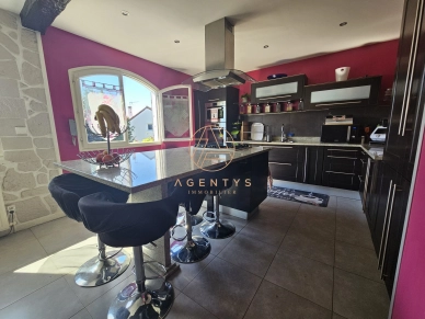Maison à vendre 6 pièces de 150 m² à La Queue-en-Brie