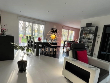 Maison à vendre 7 pièces de 340 m² à Ormesson-sur-Marne
