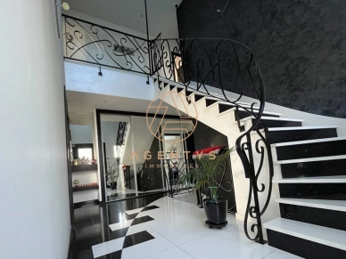 Maison à vendre 7 pièces de 340 m² à Ormesson-sur-Marne
