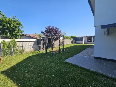 Maison à vendre 6 pièces de 150 m² à La Queue-en-Brie