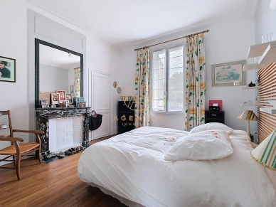 Maison à vendre 7 pièces de 153 m² à Saint-Maur-des-Fossés