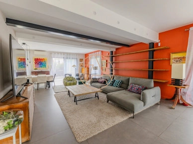 Maison à vendre 9 pièces de 331 m² à Nogent-sur-Marne
