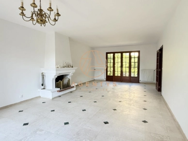 Maison à vendre 6 pièces de 165,22 m² à Le Plessis-Trévise