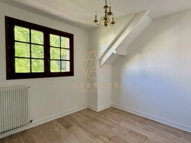 Maison à vendre 6 pièces de 165,22 m² à Le Plessis-Trévise