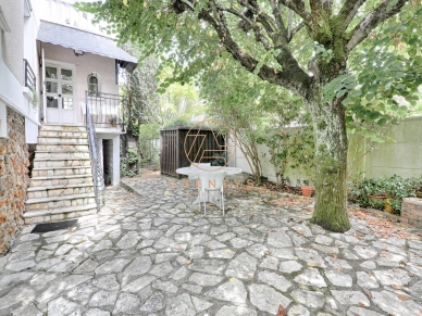 Maison à vendre 6 pièces de 195,02 m² à Saint-Maur-des-Fossés