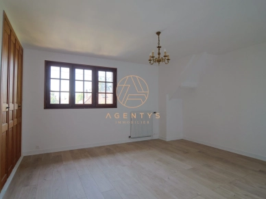 Maison à vendre 6 pièces de 165,22 m² à Le Plessis-Trévise