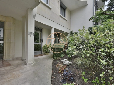 Appartement à vendre 1 pièces de 28,49 m² à Saint-Maur-des-Fossés