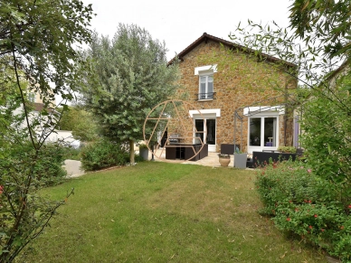 Maison à vendre 6 pièces de 152 m² à Saint-Maur-des-Fossés