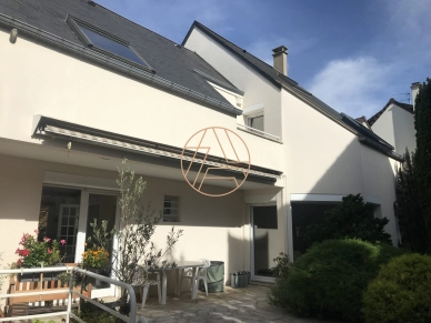 Maison à vendre 6 pièces de 136 m² à Saint-Maur-des-Fossés