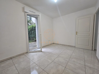 Appartement à vendre 3 pièces de 50 m² à Le Plessis-Trévise