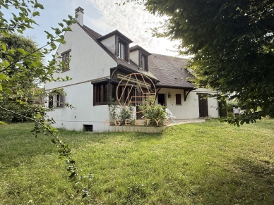 Maison à vendre 7 pièces de 171,73 m² à Le Plessis-Trévise