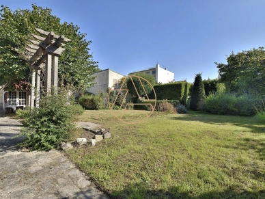 Maison à vendre 9 pièces de 270 m² à Saint-Maur-des-Fossés