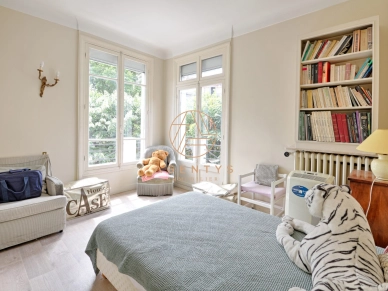 Maison à vendre 6 pièces de 195,02 m² à Saint-Maur-des-Fossés
