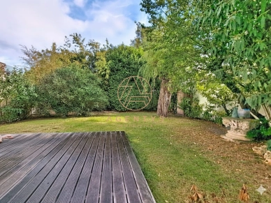 Maison à vendre 7 pièces de 134 m² à Saint-Maur-des-Fossés
