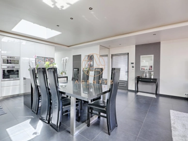 Maison à vendre 6 pièces de 150 m² à Saint-Maur-des-Fossés