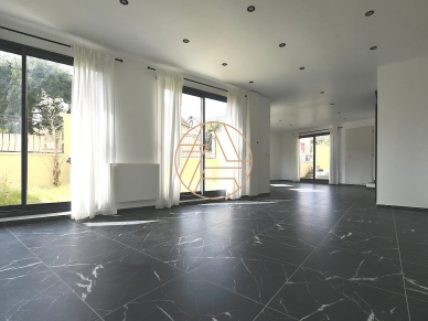 Maison à vendre 6 pièces de 90 m² à Saint-Maur-des-Fossés