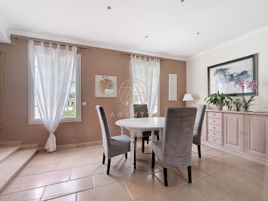 Maison à vendre 5 pièces de 102,5 m² à Saint-Maur-des-Fossés