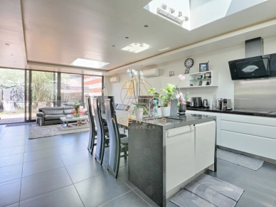 Maison à vendre 6 pièces de 150 m² à Saint-Maur-des-Fossés