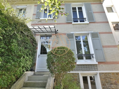 Maison à vendre 3 pièces de 77 m² à Saint-Maur-des-Fossés