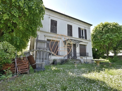 Maison à vendre 7 pièces de 152 m² à Saint-Maur-des-Fossés