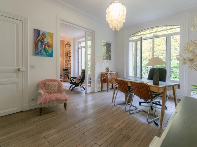 Maison à vendre 10 pièces de 200,27 m² à Saint-Maur-des-Fossés