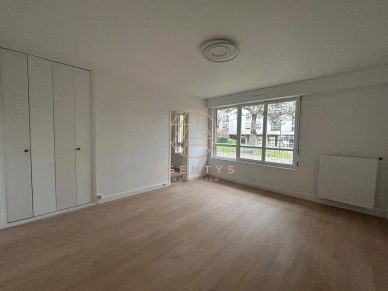 Appartement à vendre 2 pièces de 53 m² à Nogent-sur-Marne