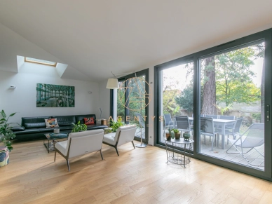 Maison à vendre 10 pièces de 200,27 m² à Saint-Maur-des-Fossés