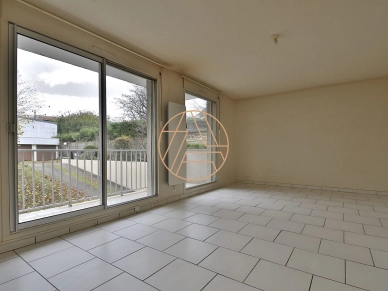 Appartement à vendre 2 pièces de 47 m² à Saint-Maur-des-Fossés