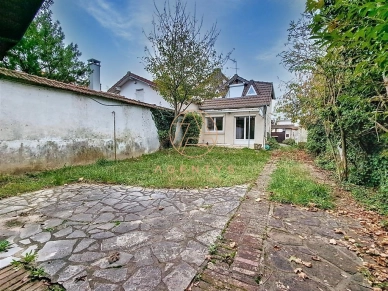 Maison à vendre 5 pièces de 111 m² à Saint-Maur-des-Fossés