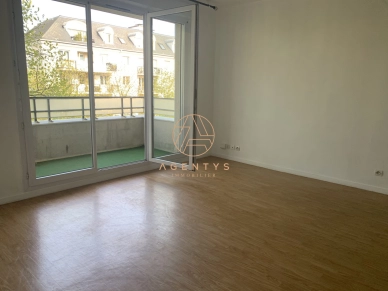 Appartement à vendre 2 pièces de 42,35 m² à Noisy-le-Grand