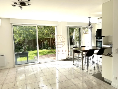 Maison à vendre 6 pièces de 140 m² à Villiers-sur-Marne