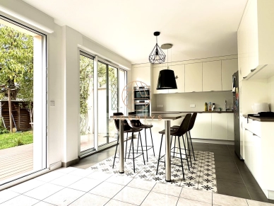 Maison à vendre 6 pièces de 140 m² à Villiers-sur-Marne