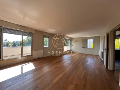 Appartement à louer 4 pièces de 103,9 m² à Nogent-sur-Marne