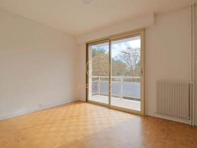 Appartement à vendre 3 pièces de 55,61 m² à Saint-Maur-des-Fossés