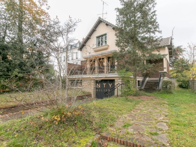 Maison à vendre 7 pièces de 152,46 m² à Saint-Maur-des-Fossés