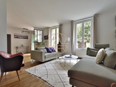 Maison à vendre 9 pièces de 168 m² à Saint-Maur-des-Fossés