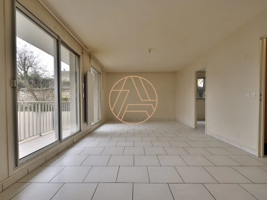 Appartement à vendre 2 pièces de 47 m² à Saint-Maur-des-Fossés