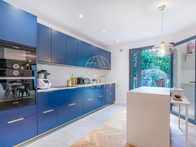 Maison à vendre 7 pièces de 160,21 m² à Saint-Maur-des-Fossés